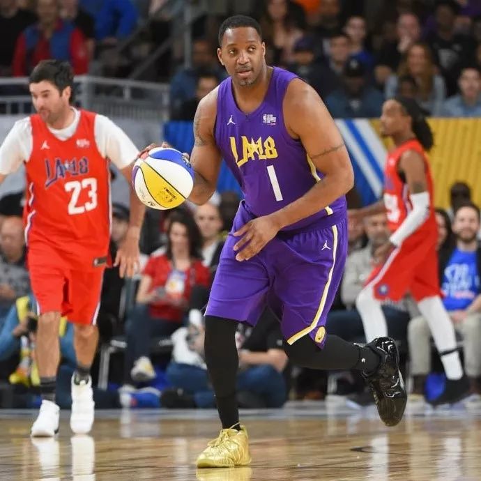 热刺接受拜仁对凯恩的报价 转会费超1亿欧元.